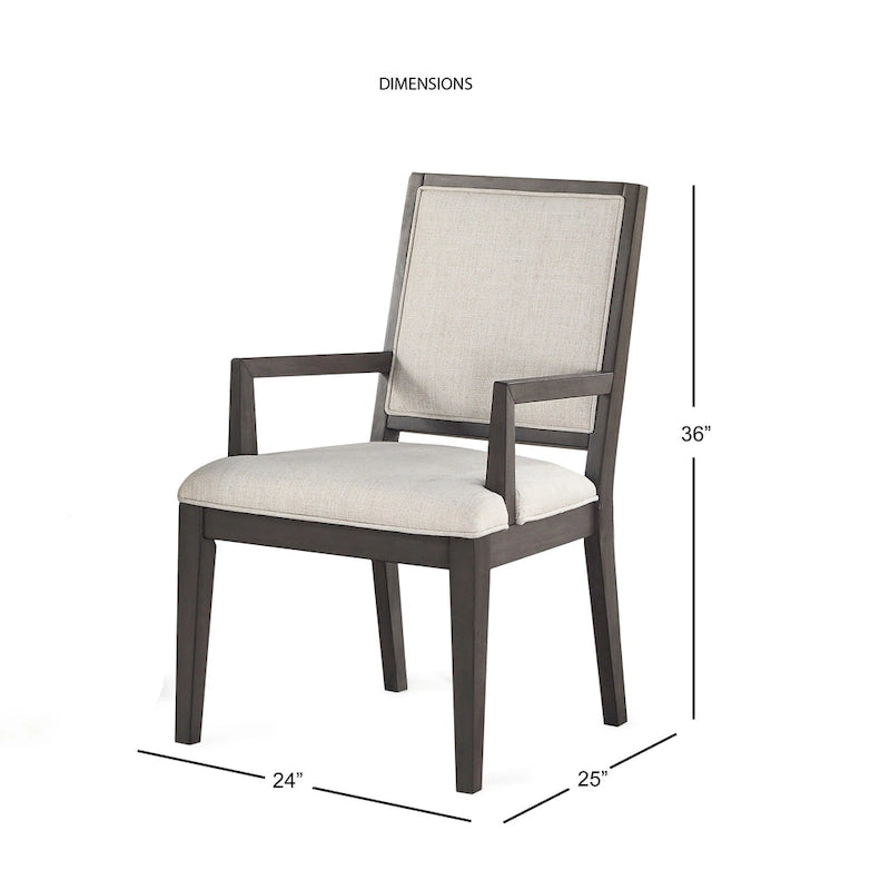 Chaises en bois, deux chaises par ensemble
