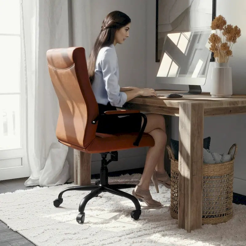 Fauteuil de bureau de direction pivotant en cuir synthétique à dossier haut avec piétement chromé