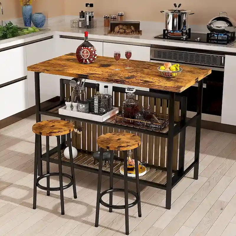 Îlot de cuisine avec 2 tabourets et étagères ouvertes